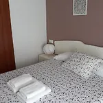Royal Apartament-200m From Beach- Wifi Apartman *